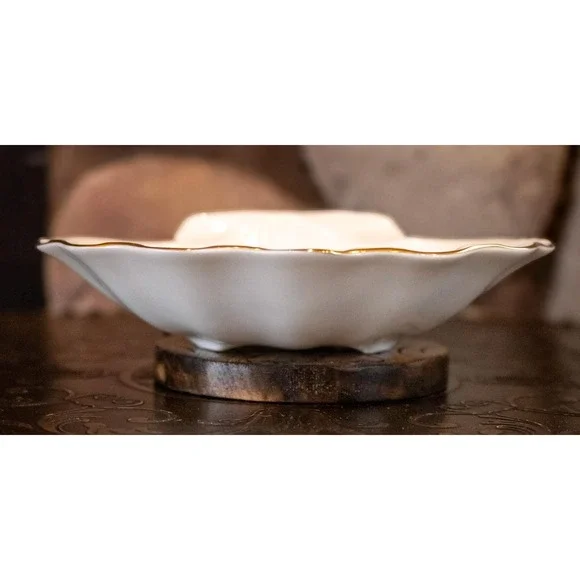 Wedgwood Wild Strawberry Shell Dish with Box | Vintage Bone China Trinket Dish - Picture 13 of 16